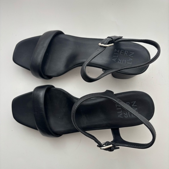 Naturalizer Izzy Block Heel Ankle Strap Dress Sandals Sz 8.5M - Picture 4 of 7